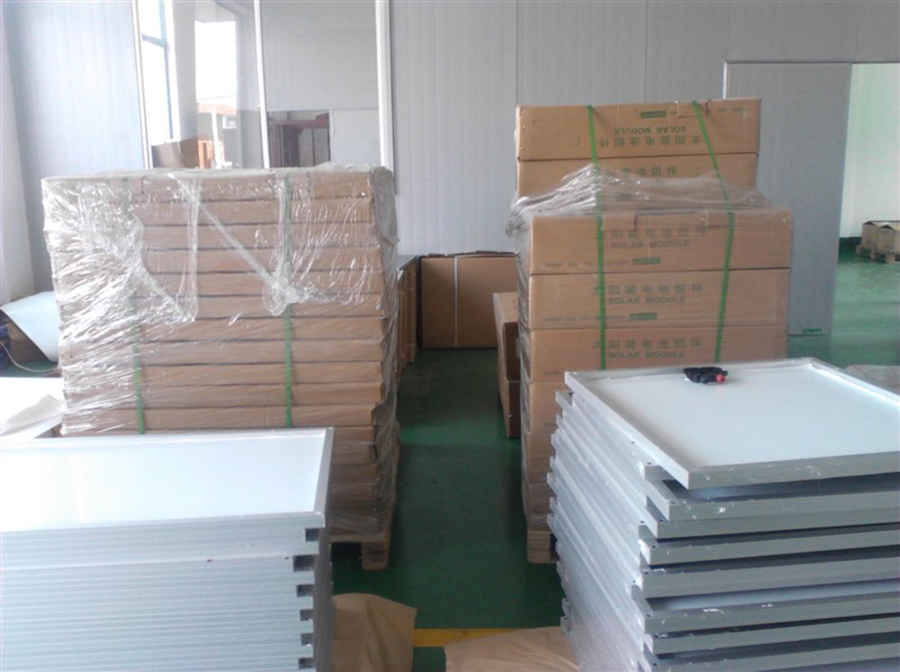 太陽能電池板多晶單晶存放車間